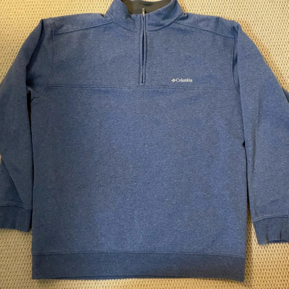 Men’s Columbia 1/4 zip XL pullover in blue with poly blend fleece lining